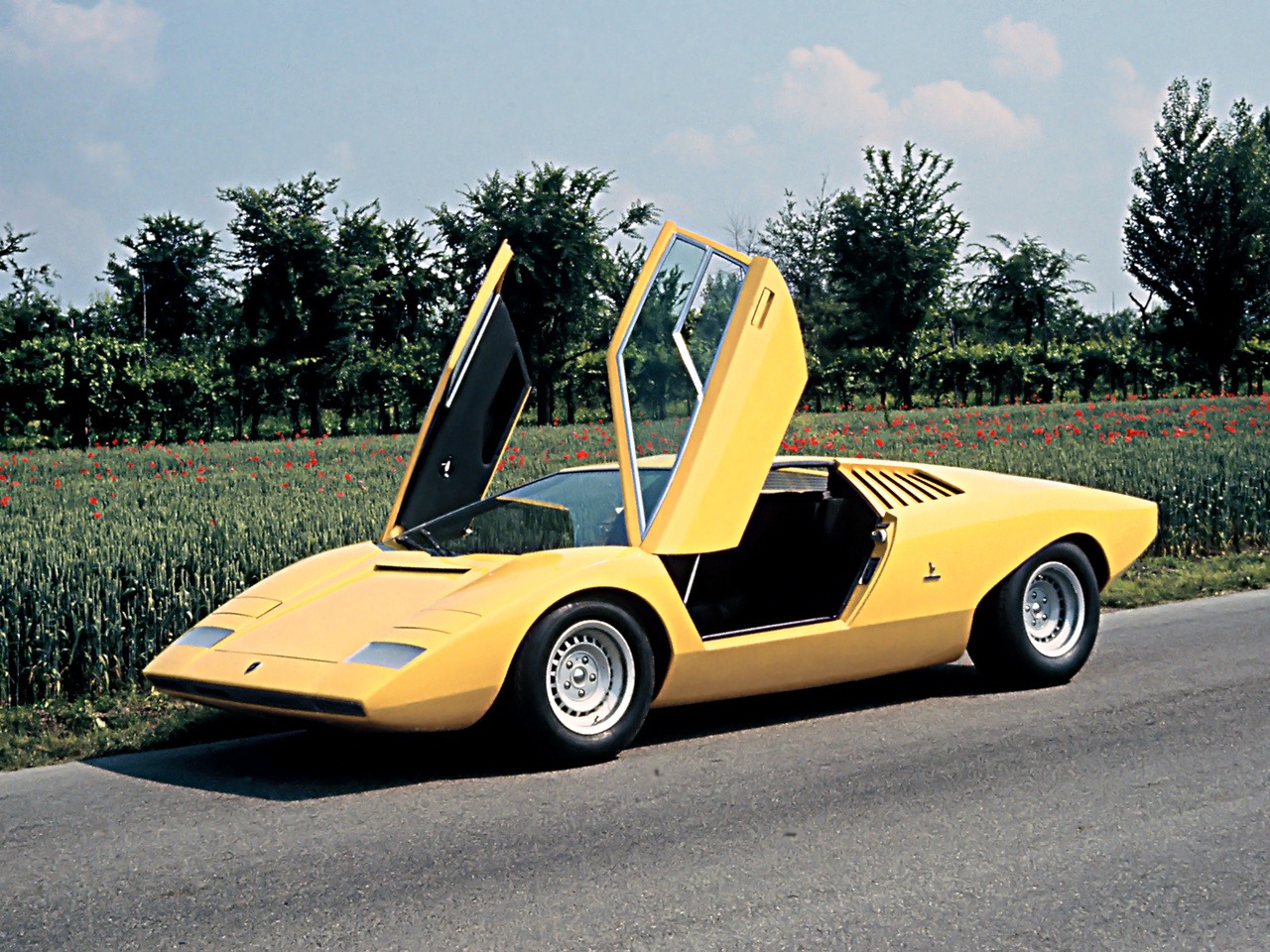Lamborghini Countach LP500 Prototype (1971) - Old Concept Cars